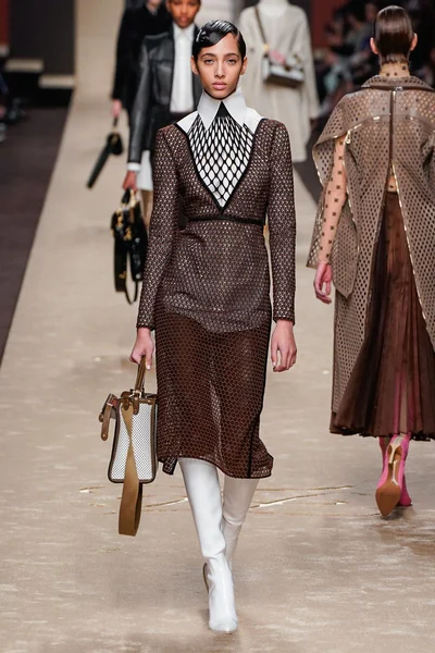 Look 23